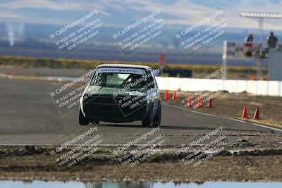 media/Nov-16-2025-CalClub SCCA (Sun) [[2975c16dfc]]/Group 6/Turn 1/